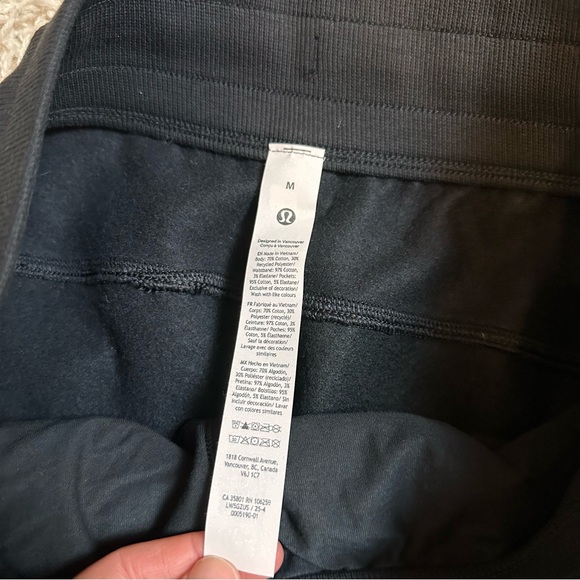 NEW Lululemon black scuba sweatpants wide leg - Picture 6 of 7